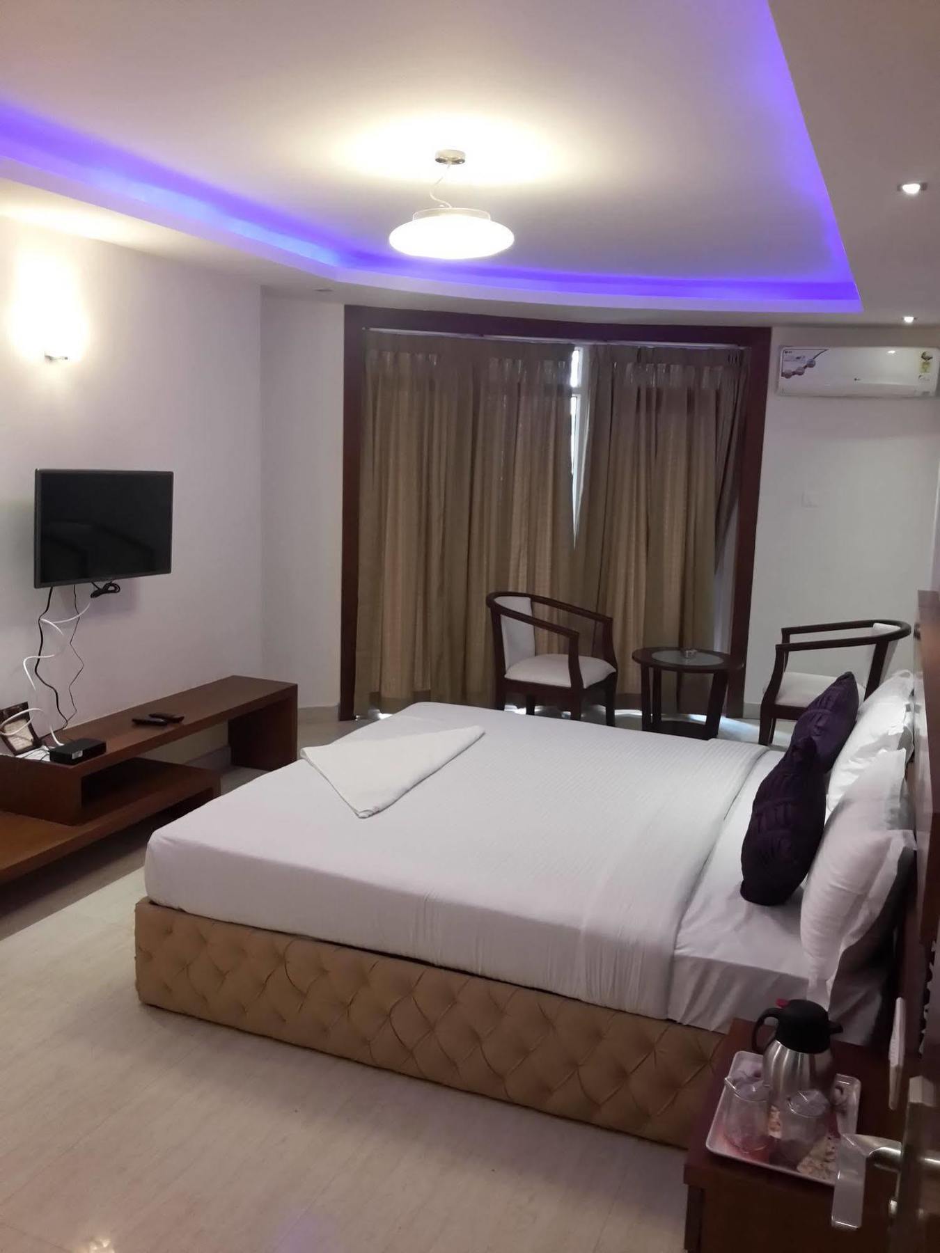 Icon Suites By Bhagini Bangalore Exterior photo