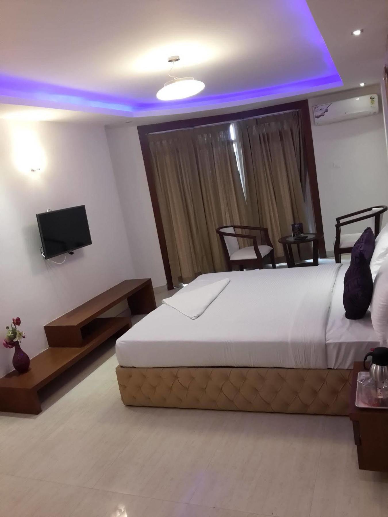 Icon Suites By Bhagini Bangalore Exterior photo
